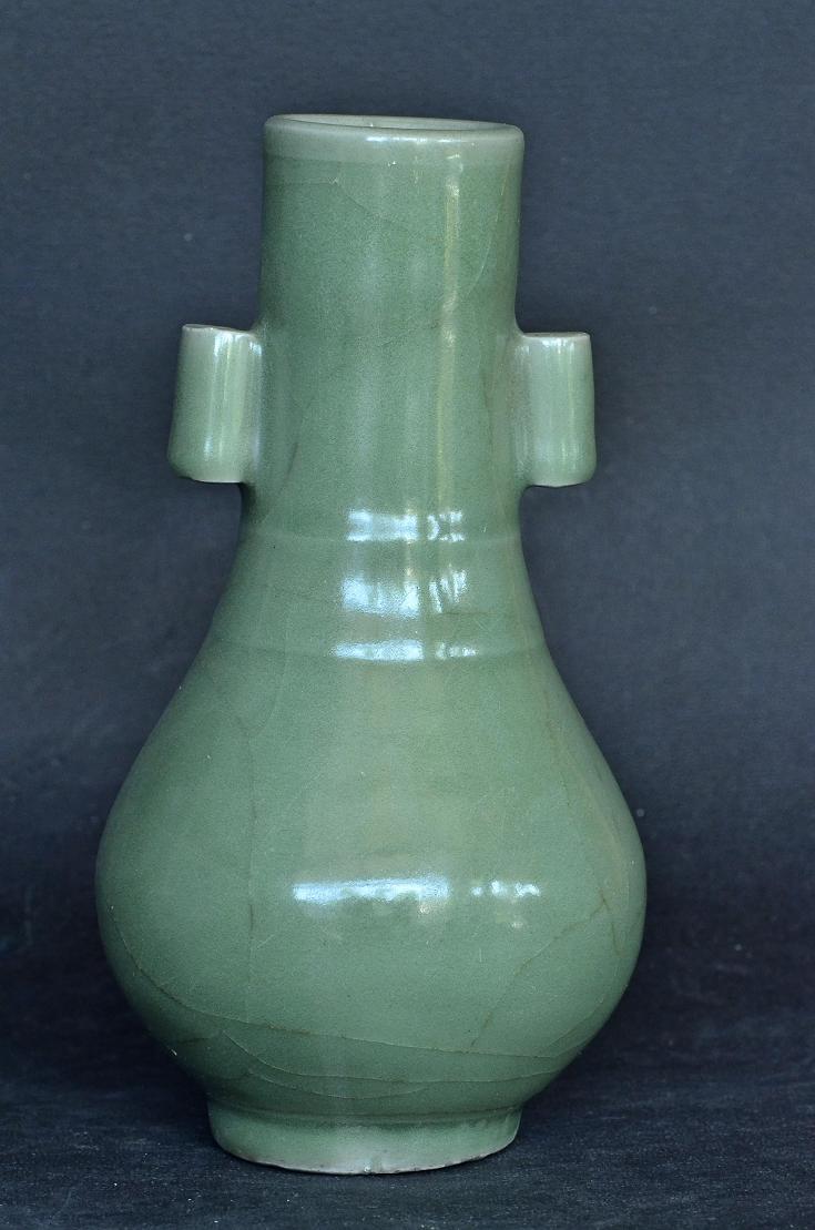 Longquan ware (Celadon Tubular vase)