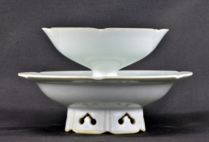 A Qingbai Floral-Lobed Cup Stand