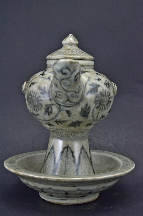 Unique Blue White Ewer and Cover, Early Ming dynasty