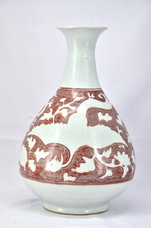 Red and White Vase, Yuan Dinasty