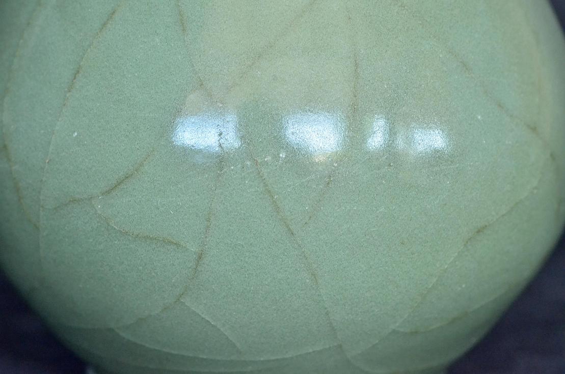 Longquan ware (Celadon Tubular vase)
