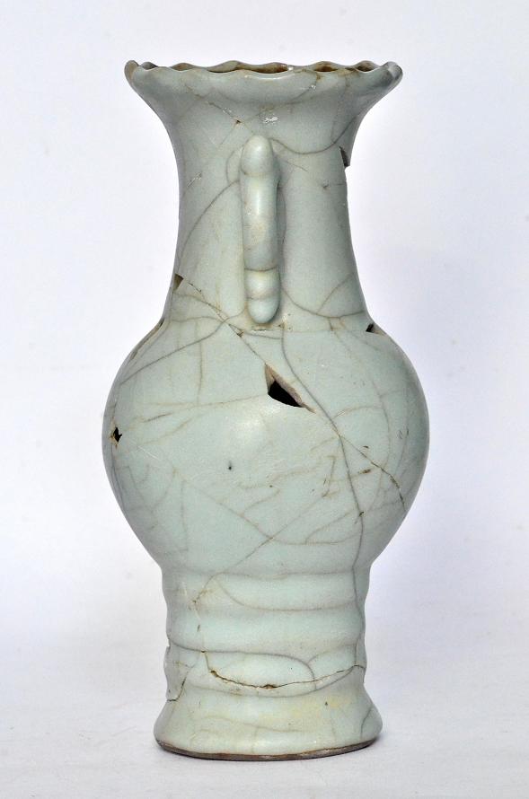 A rare sample Guan Vase, Song Dynasty
