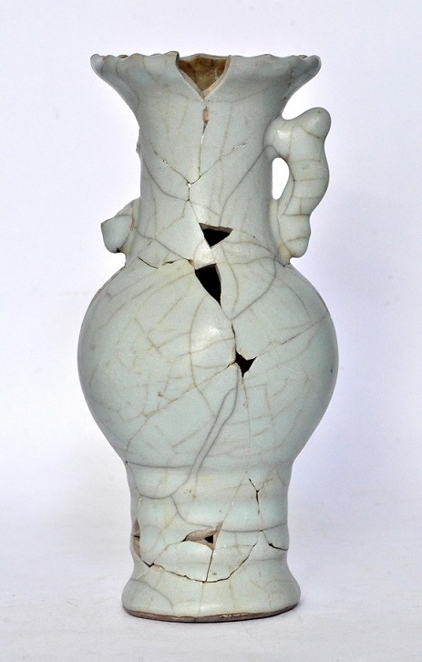 A rare sample Guan Vase, Song Dynasty