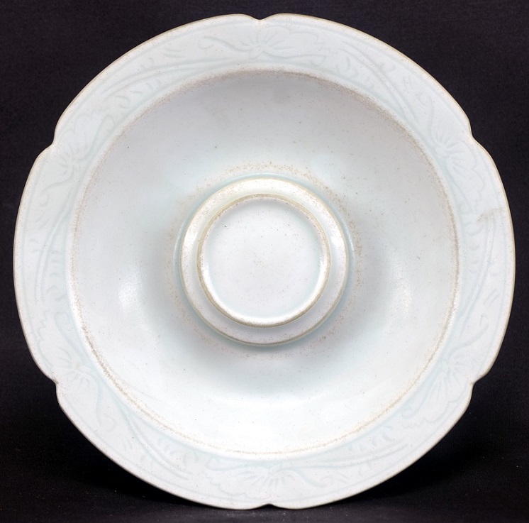 A Qingbai Floral-Lobed Cup Stand