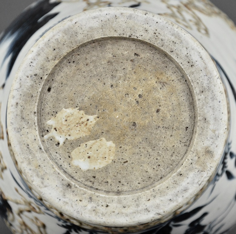 Blue and white warrior carved vase, Ming Dynasty